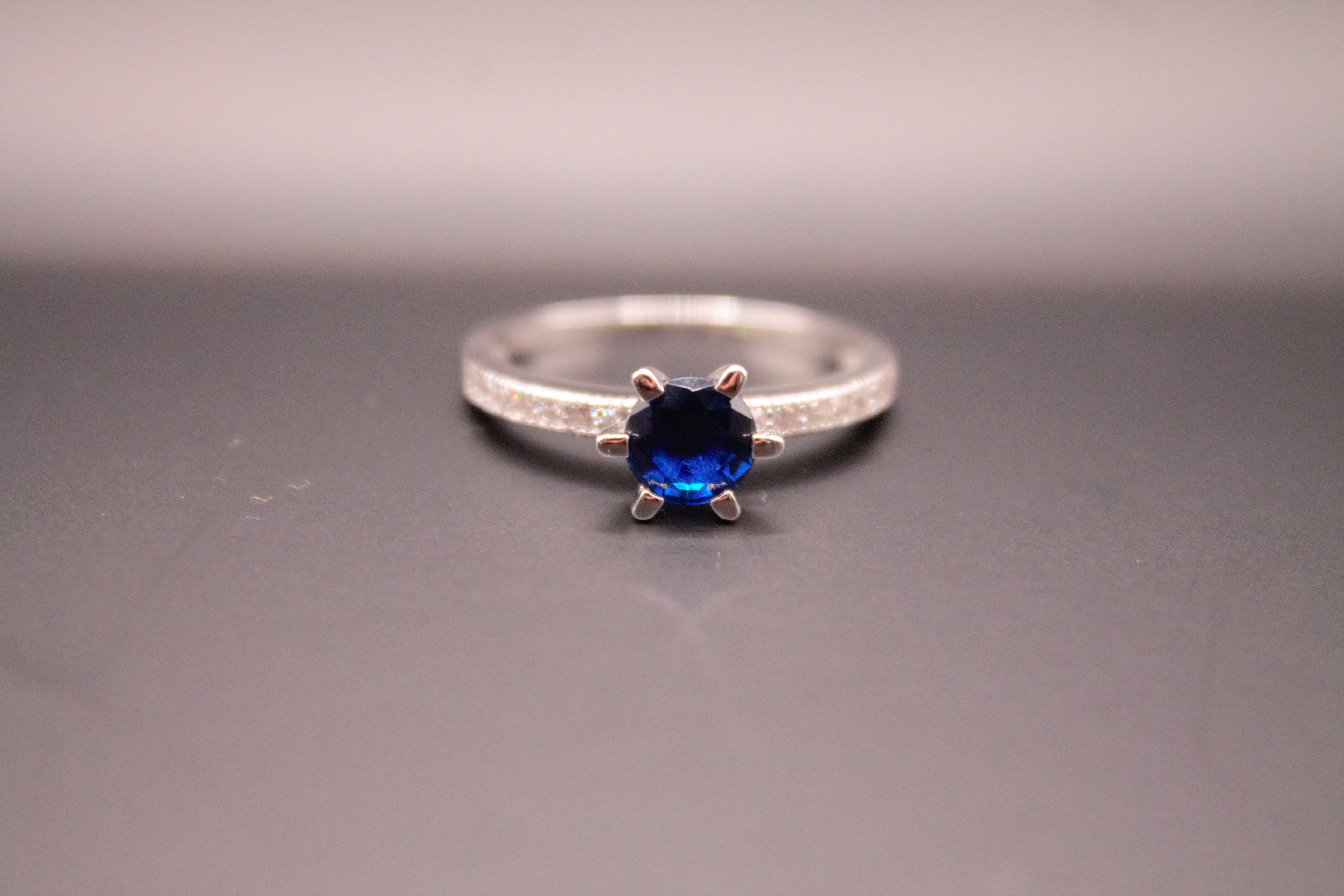 Trio Argent Rhodié & Saphir Bleu — Boucles, Bague et Pendentif