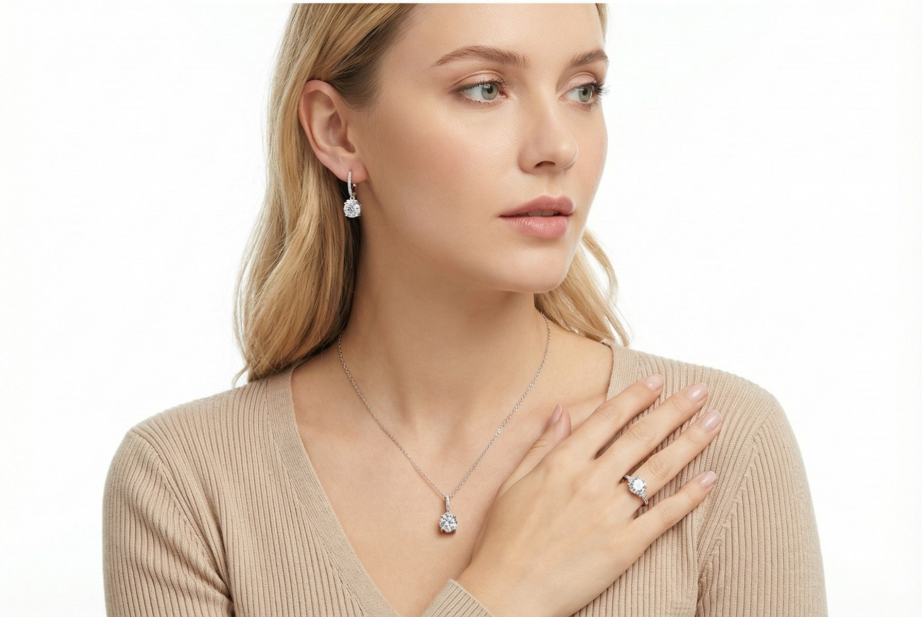 Trio Éclat Argent — Boucles d’Oreilles, Bague & Pendentif (Saphir et Zircon)
